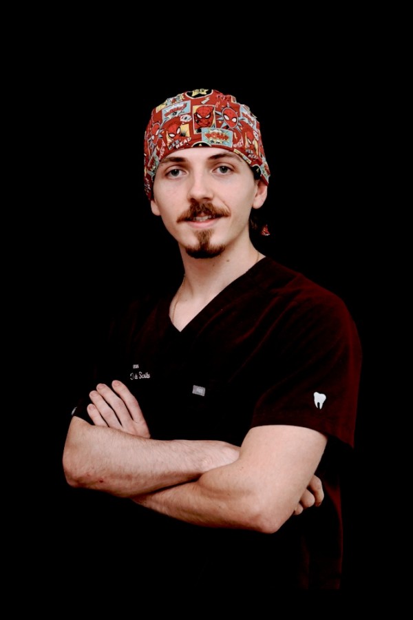 Docteur Maxence TORKINGTON DE SCRIBA - Chirurgien-dentiste � Pessac